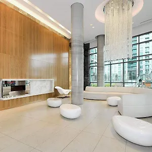 Apartment Skyside, Toronto